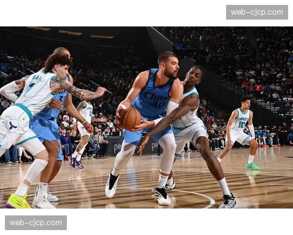 祖巴茨18分19篮板统治内线，却因关键误判成比赛转折点